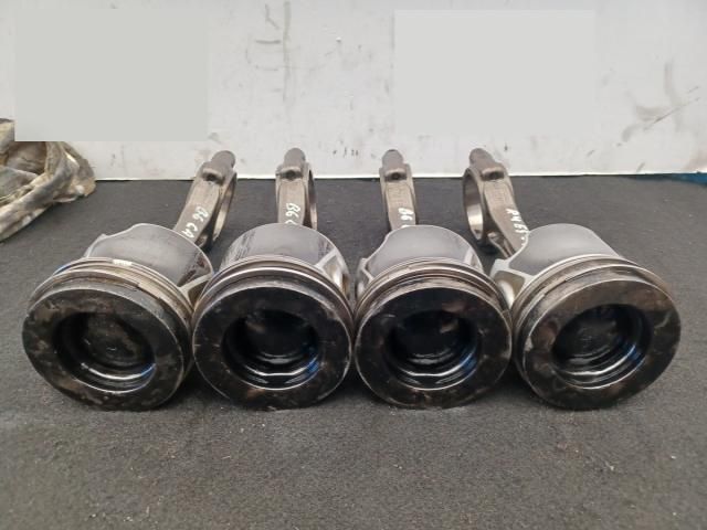 bontott VW PASSAT B6 Dugattyú