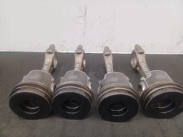 bontott VW PASSAT B6 Dugattyú