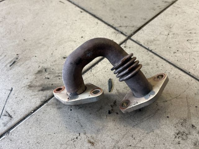 bontott VW PASSAT B6 EGR Hűtő Cső