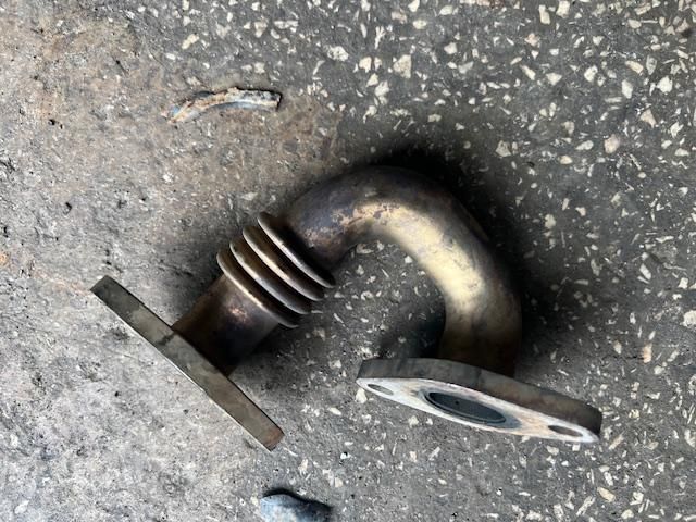 bontott VW PASSAT B6 EGR Hűtő Cső