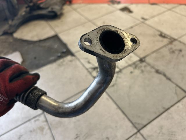 bontott VW PASSAT B6 EGR Hűtő Cső