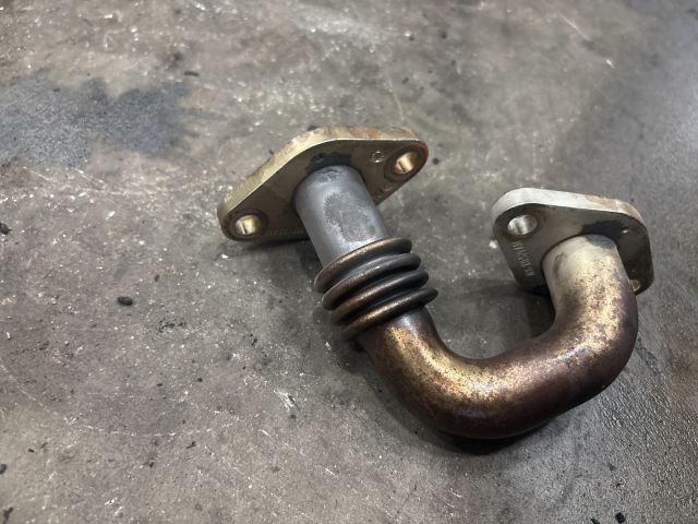 bontott VW PASSAT B6 EGR Hűtő Cső