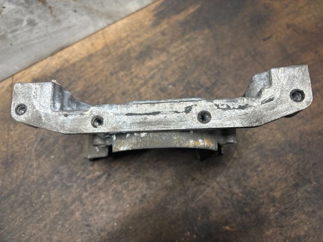 bontott VW PASSAT B6 Első Főtengely Szimmeringház