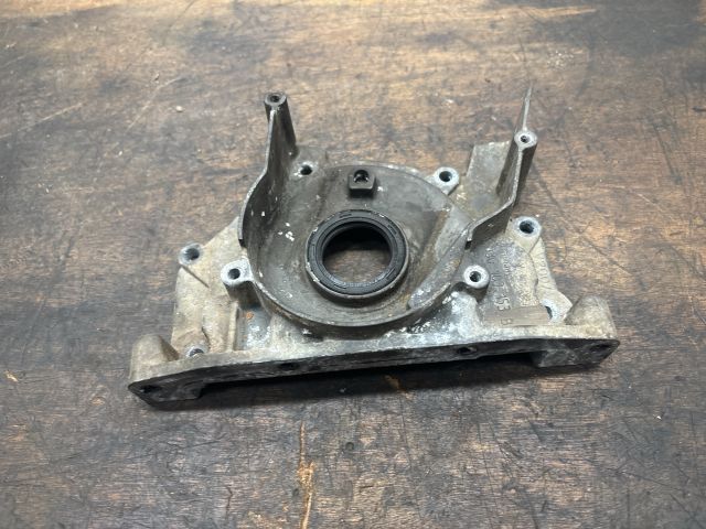 bontott VW PASSAT B6 Első Főtengely Szimmeringház