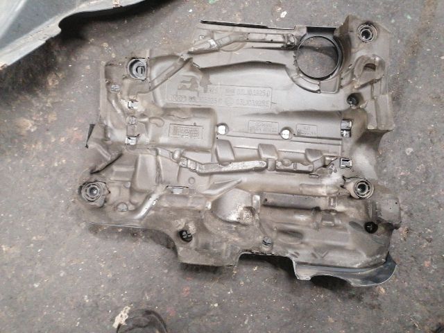 bontott VW PASSAT B6 Felső Motorburkolat