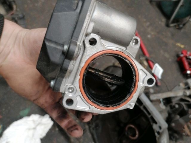 bontott VW PASSAT B6 Fojtószelep (Elektromos)