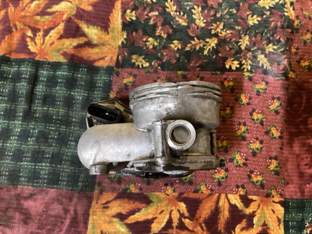 bontott VW PASSAT B6 Fojtószelep (Elektromos)