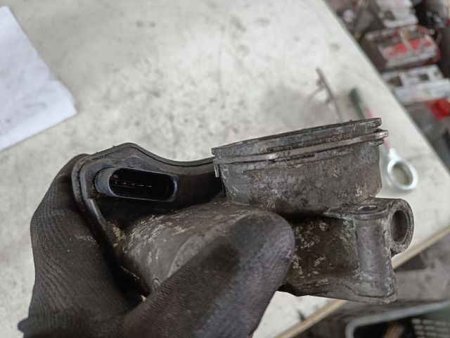 bontott VW PASSAT B6 Fojtószelep (Elektromos)