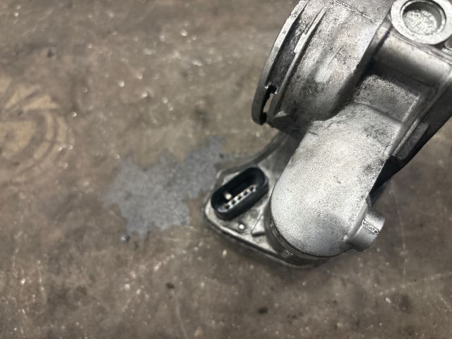 bontott VW PASSAT B6 Fojtószelep (Elektromos)