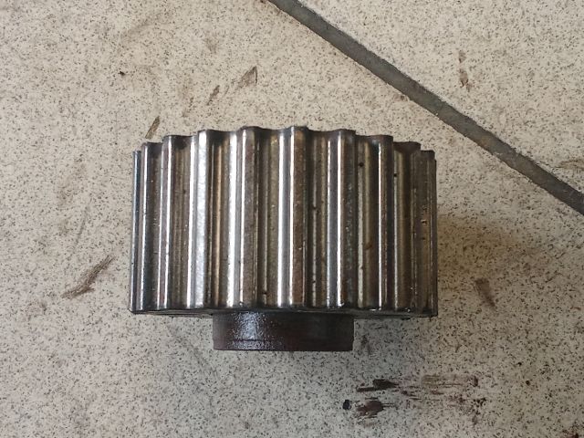 bontott VW PASSAT B6 Főtengely Bordáskerék / Lánckerék