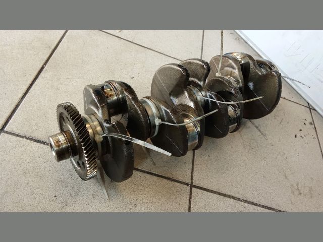 bontott VW PASSAT B6 Főtengely (Magában)