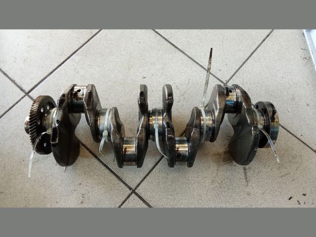 bontott VW PASSAT B6 Főtengely (Magában)