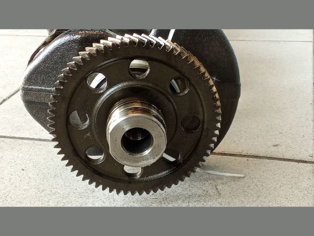 bontott VW PASSAT B6 Főtengely (Magában)