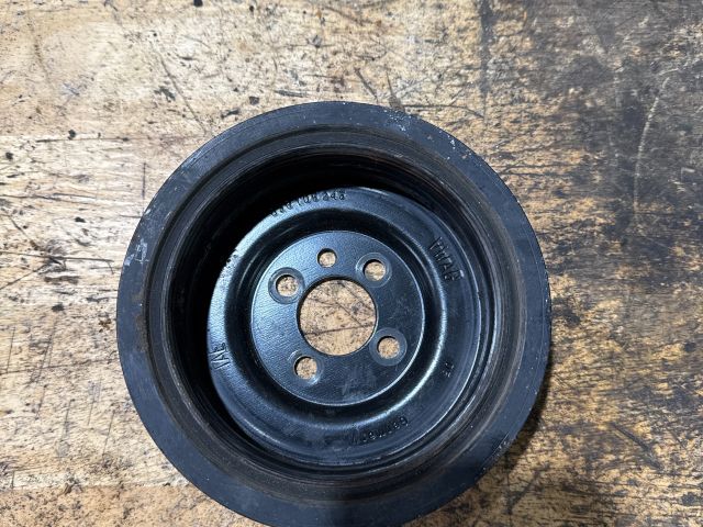 bontott VW PASSAT B6 Főtengely Szíjtárcsa