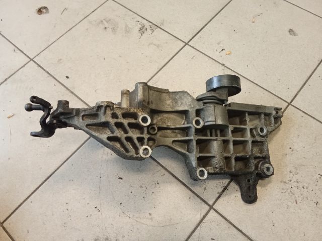 bontott VW PASSAT B6 Generátor Tartó Bak