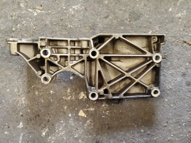 bontott VW PASSAT B6 Generátor Tartó Bak