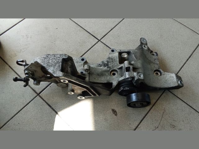 bontott VW PASSAT B6 Generátor Tartó Bak