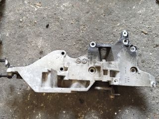 bontott VW PASSAT B6 Generátor Tartó Bak