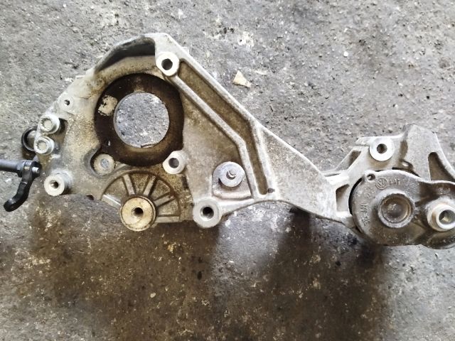 bontott VW PASSAT B6 Generátor Tartó Bak