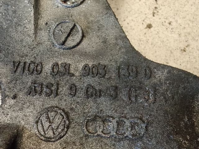 bontott VW PASSAT B6 Generátor Tartó Bak