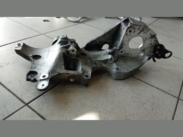 bontott VW PASSAT B6 Generátor Tartó Bak