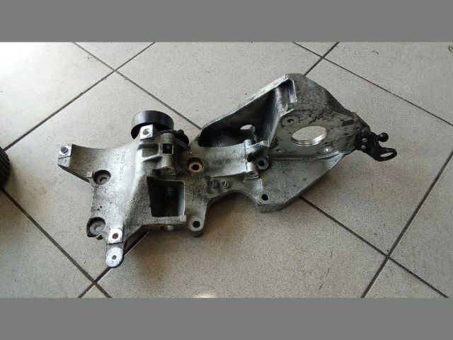 bontott VW PASSAT B6 Generátor Tartó Bak