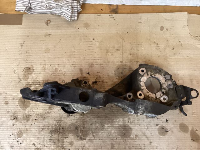 bontott VW PASSAT B6 Generátor Tartó Bak