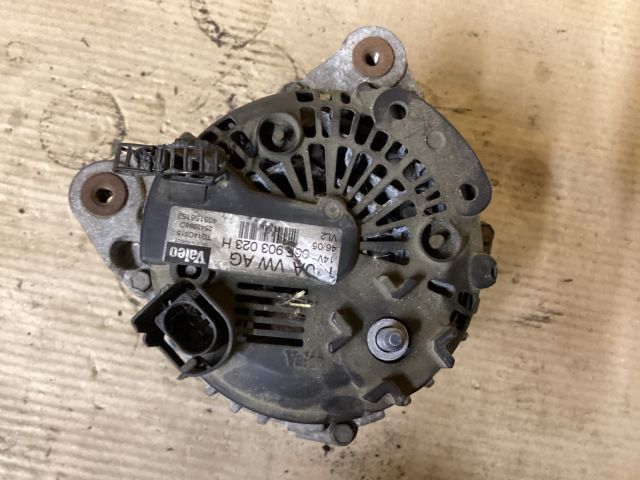 bontott VW PASSAT B6 Generátor