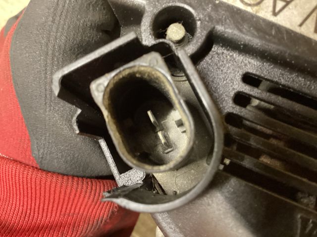 bontott VW PASSAT B6 Generátor