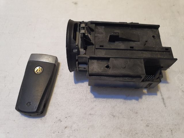 bontott VW PASSAT B6 Gyújtáskapcsoló Házzal