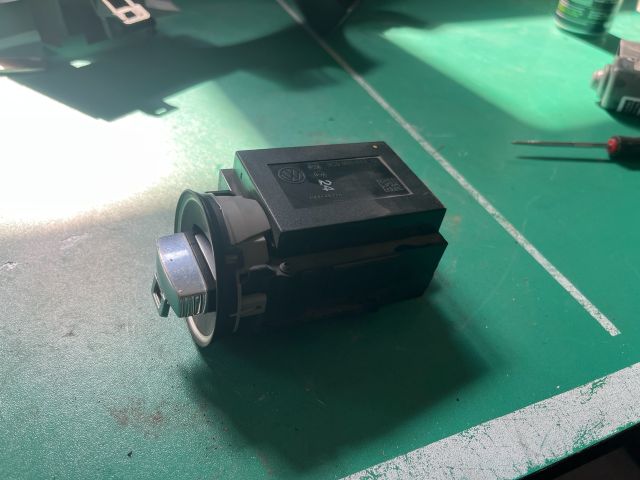 bontott VW PASSAT B6 Gyújtáskapcsoló Házzal