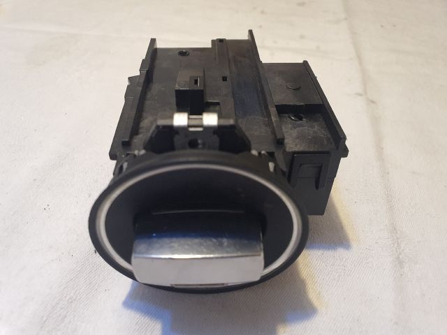 bontott VW PASSAT B6 Gyújtáskapcsoló Házzal