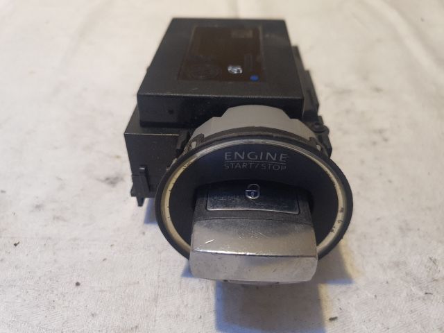 bontott VW PASSAT B6 Gyújtáskapcsoló Házzal