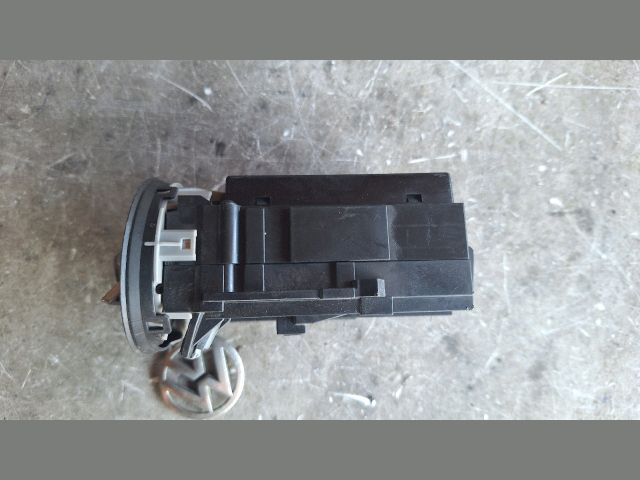 bontott VW PASSAT B6 Gyújtáskapcsoló Házzal