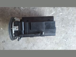 bontott VW PASSAT B6 Gyújtáskapcsoló Házzal