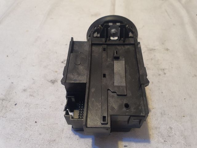 bontott VW PASSAT B6 Gyújtáskapcsoló Házzal