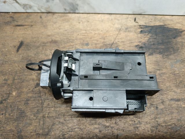 bontott VW PASSAT B6 Gyújtáskapcsoló