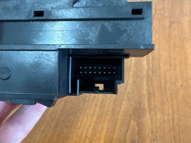 bontott VW PASSAT B6 Gyújtáskapcsoló