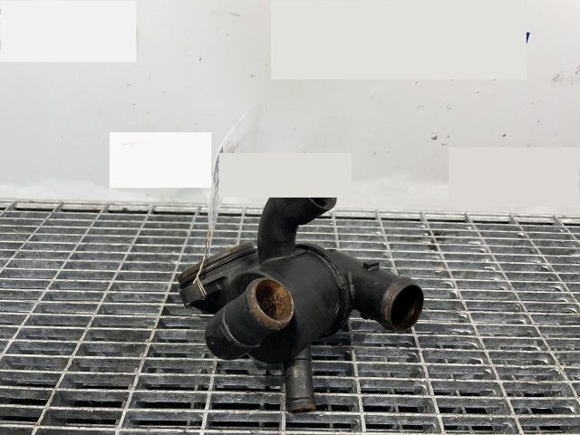 bontott VW PASSAT B6 Hengerfej Vízkivezető