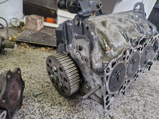 bontott VW PASSAT B6 Hengerfej