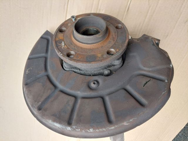 bontott VW PASSAT B6 Jobb első Csonkállvány Kerékaggyal