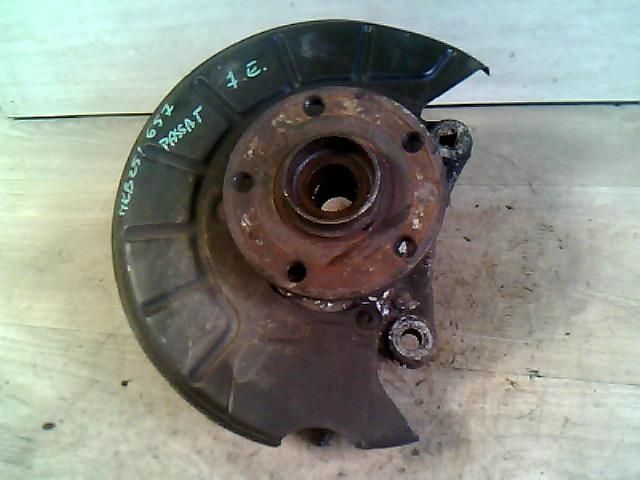 bontott VW PASSAT B6 Jobb első Csonkállvány Kerékaggyal