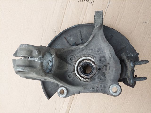 bontott VW PASSAT B6 Jobb első Csonkállvány Kerékaggyal