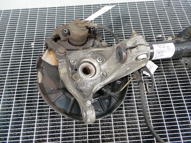 bontott VW PASSAT B6 Jobb első Csonkállvány