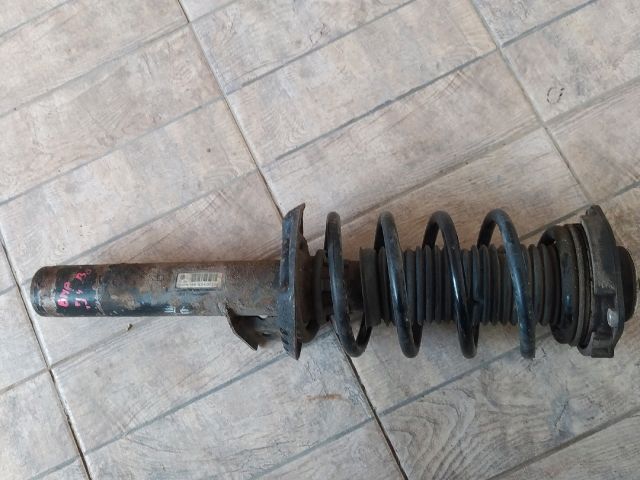 bontott VW PASSAT B6 Jobb első Gólyaláb (Lengécsillapító, Rugó)