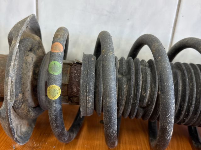 bontott VW PASSAT B6 Jobb első Gólyaláb (Lengécsillapító, Rugó)