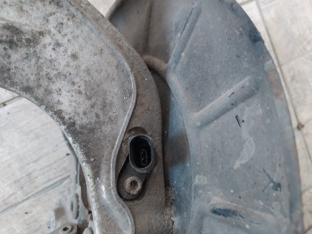 bontott VW PASSAT B6 Jobb első Kerékagy