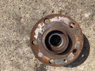 bontott VW PASSAT B6 Jobb első Kerékagy