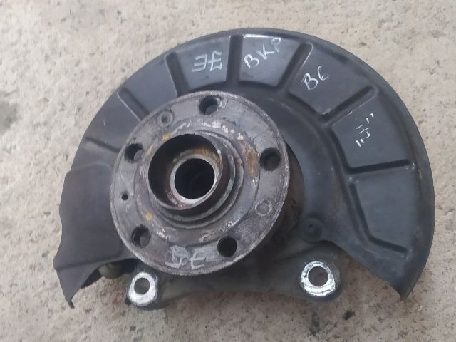 bontott VW PASSAT B6 Jobb első Kerékagy