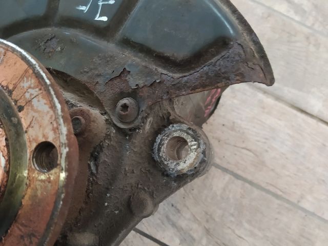 bontott VW PASSAT B6 Jobb első Kerékagy